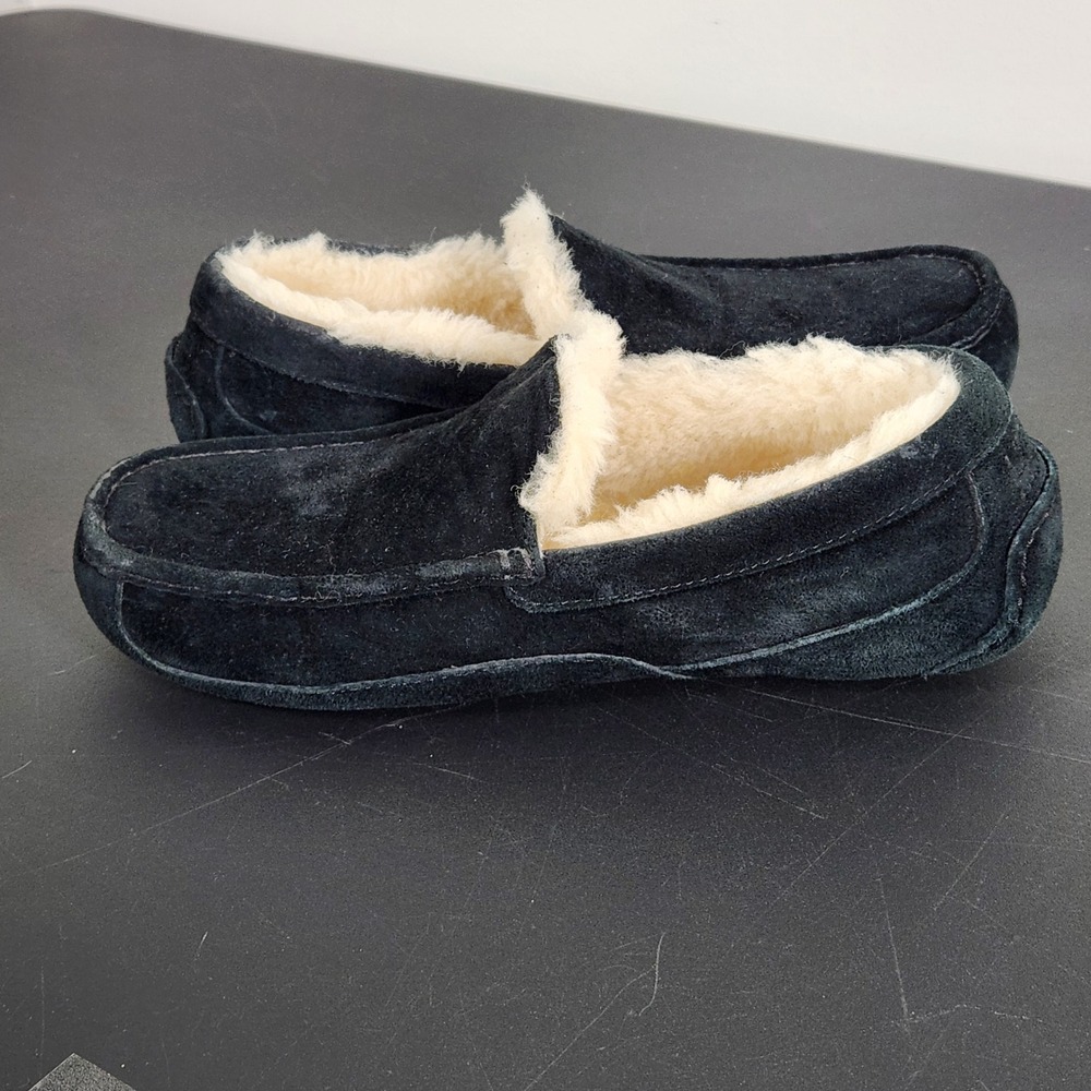 UGG Ascot Suede Slippers Mens 10 Black Shearling Lined Moccasin Loafers 5775